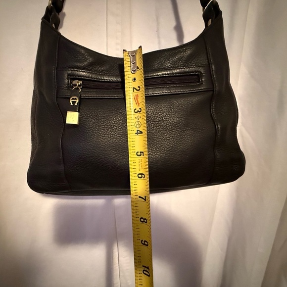 Vintage Etienne Aigner Black Leather Shoulder Bag VGUC Brushed Brass Hardware - Picture 7 of 13